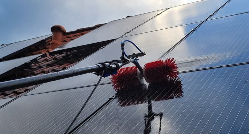 Kako poteka strokovno čiščenje sončne elektrarne?