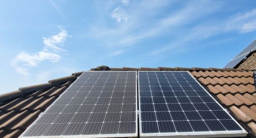 Zakaj dež ne očisti solarnih panelov?